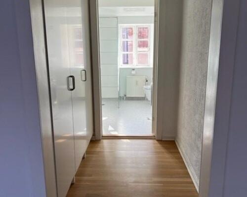 Nyere flot 4. værelses lejlighed i Midtpunktet