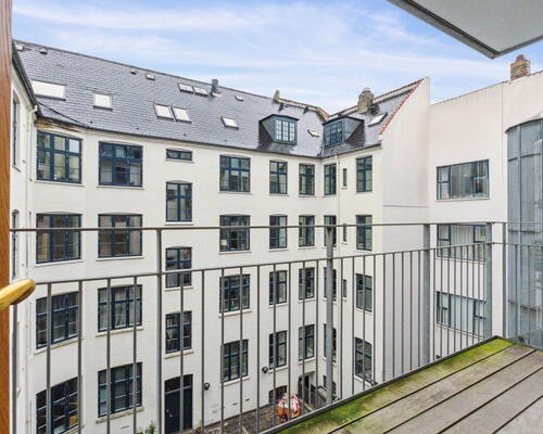 Moderne liebhaver bolig i en af Københavns mest eftertragtede gader