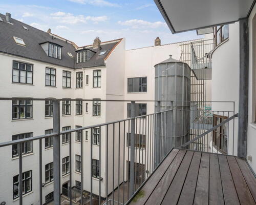 Moderne liebhaver bolig i en af Københavns mest eftertragtede gader