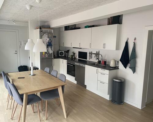 Nyere flot 4. værelses lejlighed i Midtpunktet