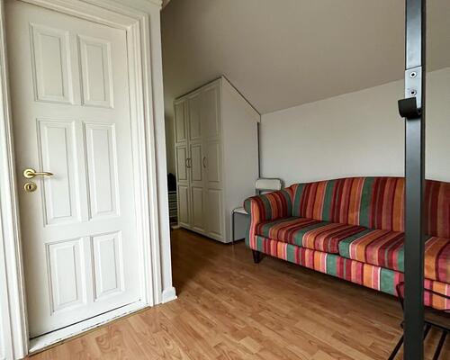 Lækker lejlighed med hyggelig have