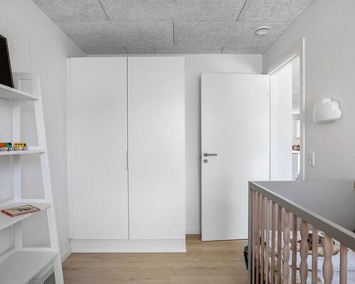 Familievenligt nyopført rækkehus i Snejbjerg med privat have/terrasse og mulighed for ladestander.