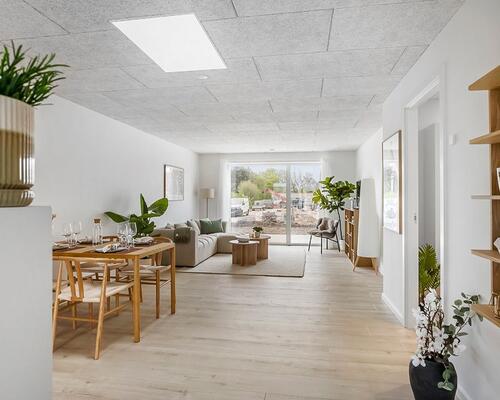 Nyopført familievenligt rækkehus i Snejbjerg med privat have/terrasse og mulighed for ladestander.