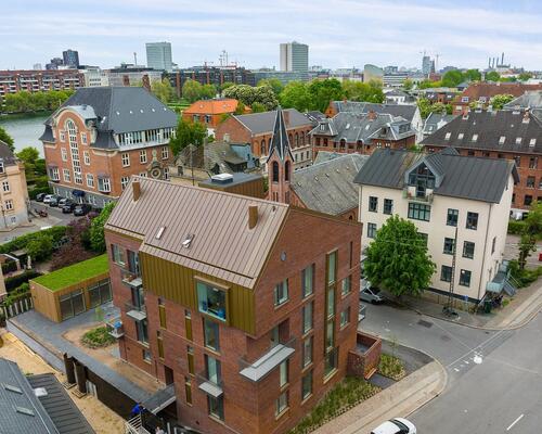 Nyistandsat 3-værelses lejlighed på attraktiv adresse
