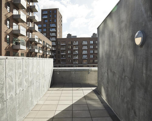 Rækkehus med privat tagterrasse ud til Fælleden