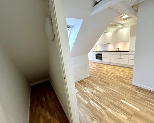 Er du træt af kedelige kasser? Flyt ind i Koldings hyggeligste ”top-etage”!