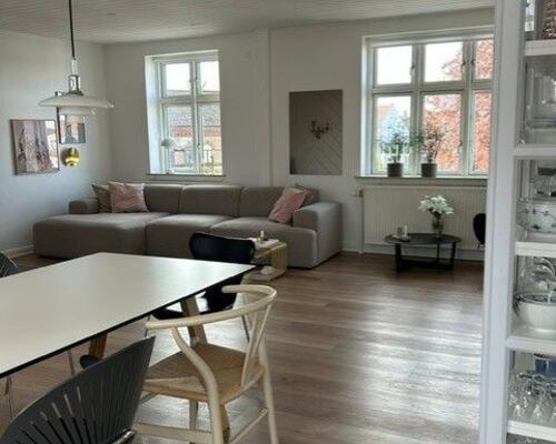Charmerende og lys bolig med attraktiv beliggenhed i hjertet af Horsens