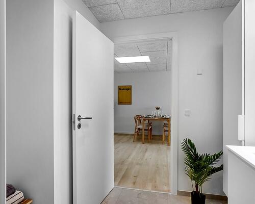 Nyopført familievenligt rækkehus i Snejbjerg med privat have/terrasse og mulighed for ladestander.