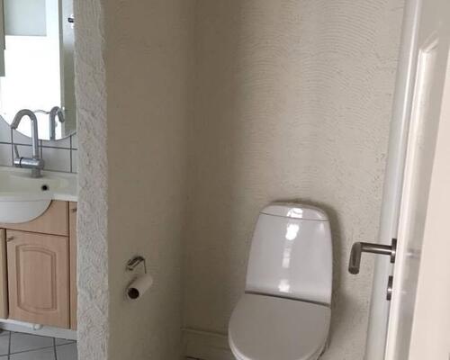 Flot delevenlig lejlighed med altan