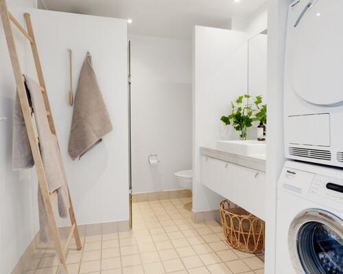 UDEN BOPÆLSPLIGT , eksklusiv penthouselejlighed i 2 plan med 4 soveværelser