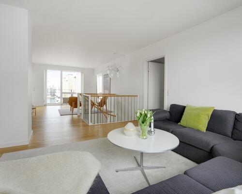 UDEN BOPÆLSPLIGT , eksklusiv penthouselejlighed i 2 plan med 4 soveværelser