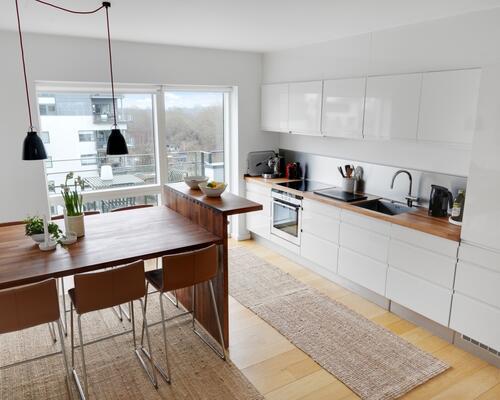 UDEN BOPÆLSPLIGT , eksklusiv penthouselejlighed i 2 plan med 4 soveværelser