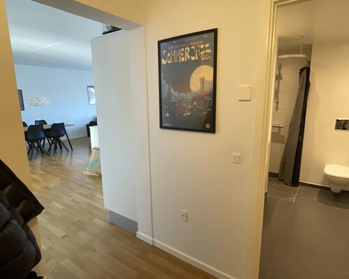UNIK 4-VÆRELSES MED KØKKEN Ø OG ALTAN MIDT I AARHUS C