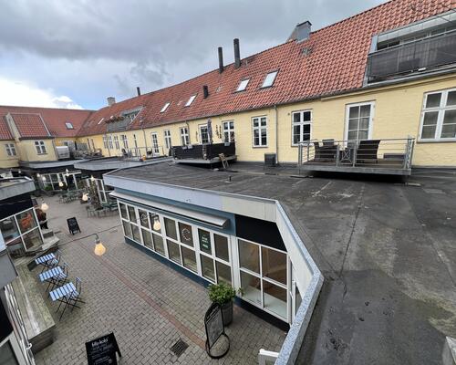 Stor 2. værelses lejlighed midt i Vejle gågade