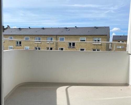 Dejlig lys lejlighed med skøn altan