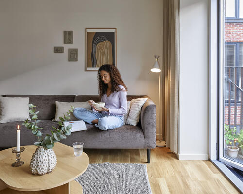 Vestvendt lejlighed med udgang til altan