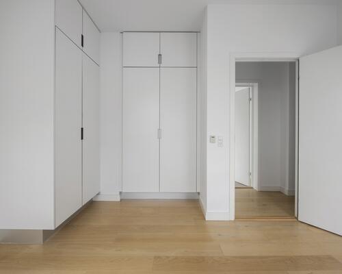 Nice newer renovated apartment with huge outdoor space and 3 bedrooms/2 bath