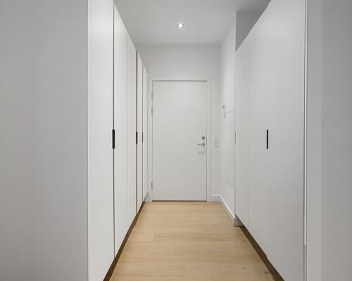 Nice newer renovated apartment with huge outdoor space and 3 bedrooms/2 bath