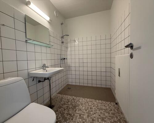 3-værelses 1. sals lejlighed tæt på indkøb, skole m.v