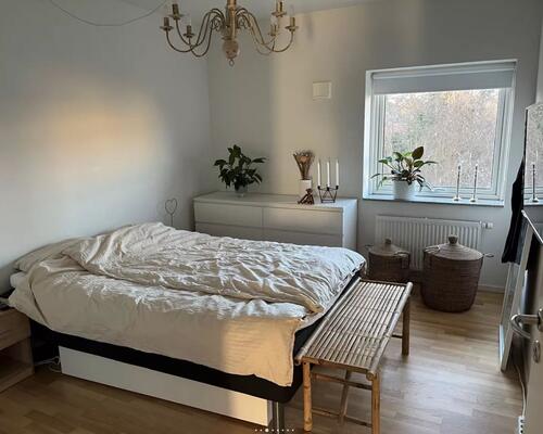 Flot nyistandsat lejlighed central beliggenhed.