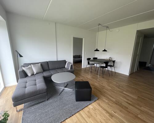 Lejemål på 3. sal med udsigt til park!
