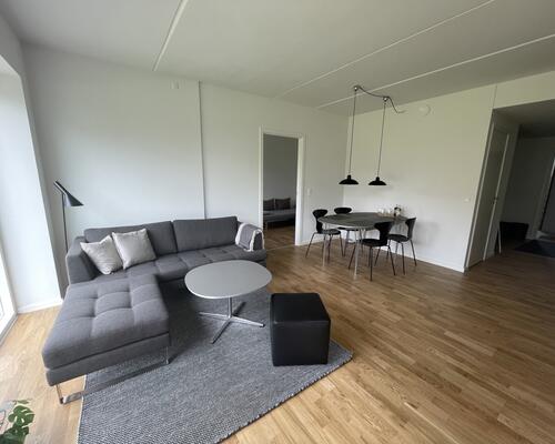 Lejemål på 3. sal med udsigt til park!