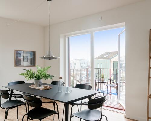BO MELLEM GRØNNE BAKKEDRAG, NATUR OG I KORT AFSTAND TIL AARHUS