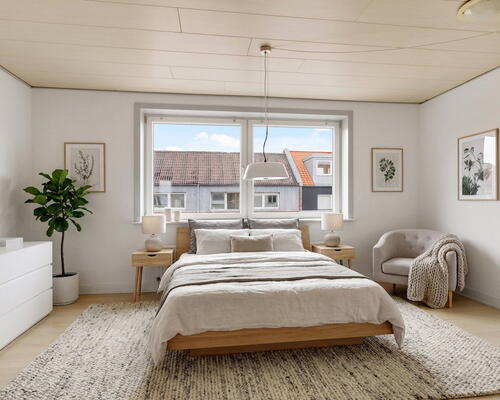 Lys og rummelig 4-værelses på 124 m2 med to altaner og nyrenoveret badeværelse