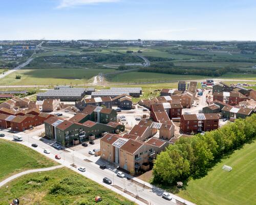 BO MELLEM GRØNNE BAKKEDRAG, NATUR OG I KORT AFSTAND TIL AARHUS