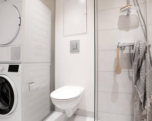 Skøn og lys 3-værelses bolig med egen altan ud mod gården, alt i hårde hvidevarer og moderne materialevalg - Ingen bindingsperiode!