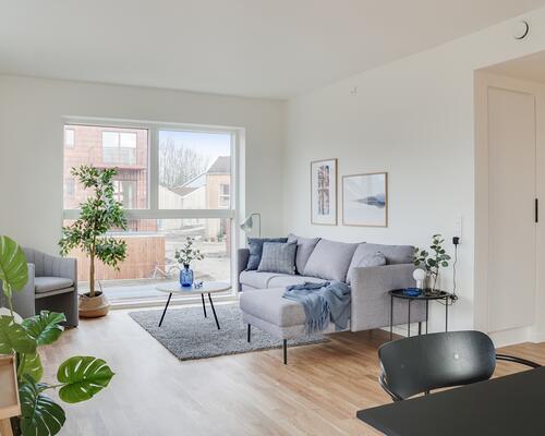 BO MELLEM GRØNNE BAKKEDRAG, NATUR OG I KORT AFSTAND TIL AARHUS