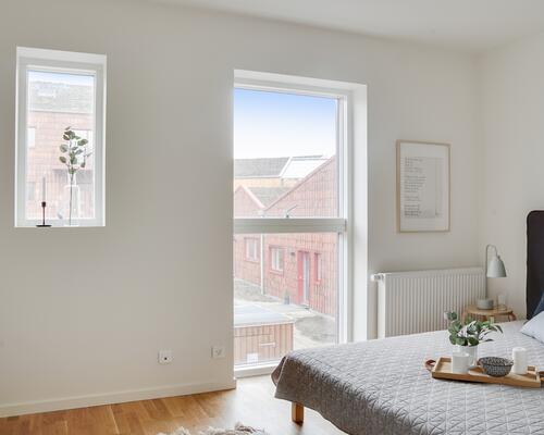 BO MELLEM GRØNNE BAKKEDRAG, NATUR OG I KORT AFSTAND TIL AARHUS