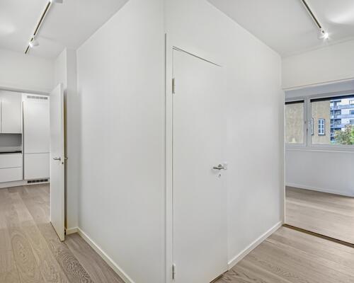 Gennemrenoveret lejlighed med panorama udsigt over Søerne