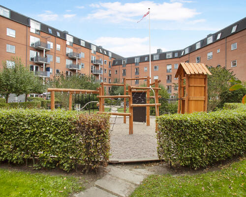 4 værelses lejlighed med sydvestvendt altan