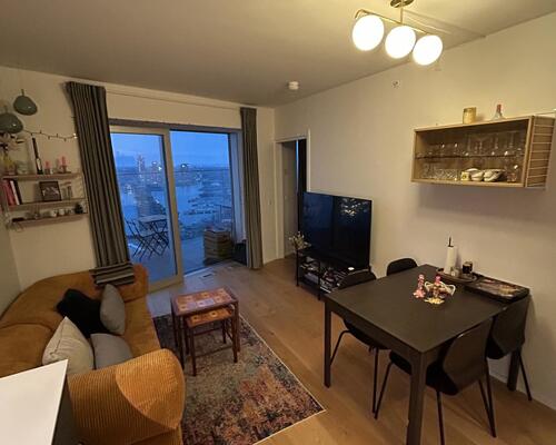 2 VÆRELSES PÅ 28 SAL MED HELT FANTASTISK UDSIGT