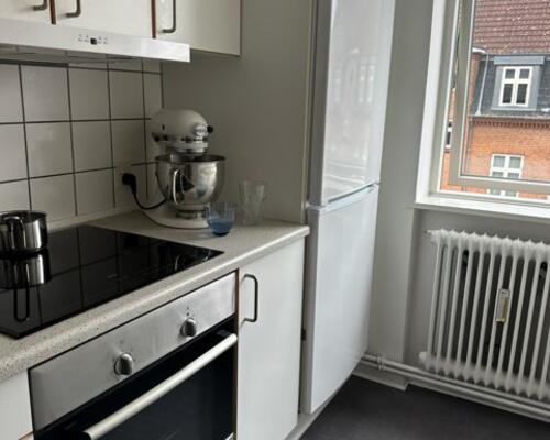 4-VÆRELSES MIDT PÅ TRØJBORG MED TO ALTANER