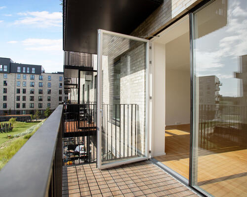 6 værelses lejlighed i to plan med sydvendt terrasse