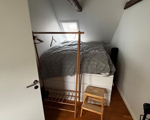 HELT UNIK LEJLIGHED I 2 PLAN MIDT I AARHUS C