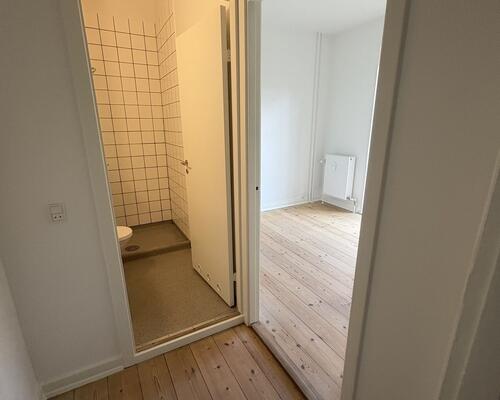 Flot 2 værelses lejlighed med egen stor terrasse