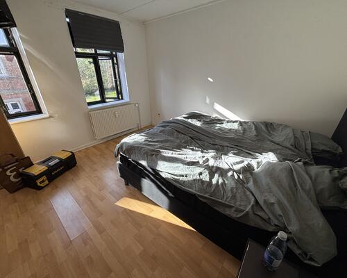 Dejlig 2 vær. lejlighed, husdyr tilladt.