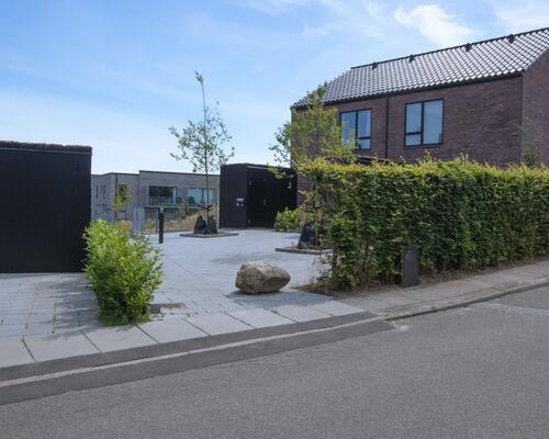Skønt 4-vær. rækkehus med egen carport og have i nyopført ejendom i Hasselager.