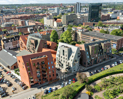 Rummelig 1 værelses på 39 kvm i hjertet af Aarhus C med Altan