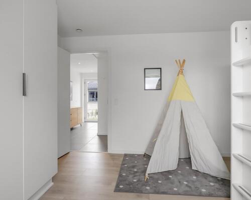 Bynær og moderne bolig med 3 soveværelser udlejes