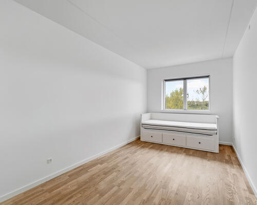 Skøn lys lejlighed med stor altan