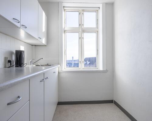 Billig lejlighed med central placering - husdyr tilladt