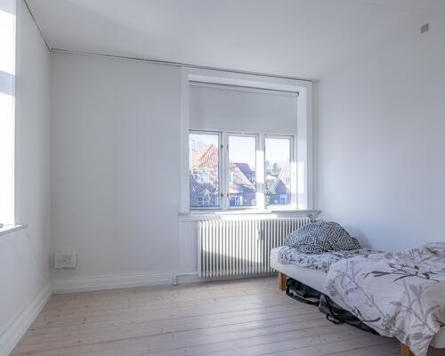 Billig lejlighed med central placering - husdyr tilladt