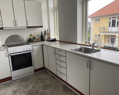 Lys og charmerende 3 værelses lejlighed i det attraktive Knudshoved-kvarter -87 Kvm