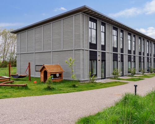 Moderne og lyst rækkehus med 4 værelser, gratis p-plads og gode fælles faciliteter