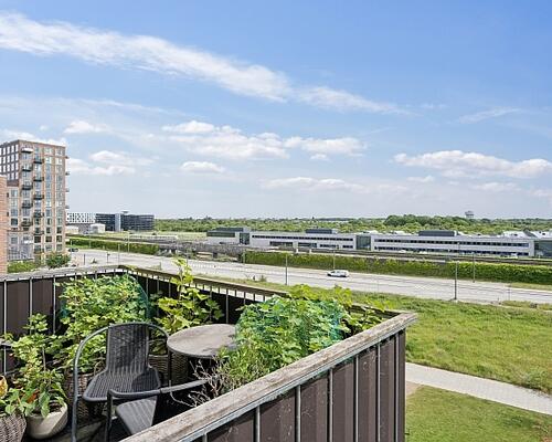 København S – Ørestaden - Lækker, velindrettet lejlighed med 2 altaner og skøn, fri udsigt - attraktivt beliggende nær shopping centeret Fields, Ørestad station og Kalvebod Fælled - kort afstand til City