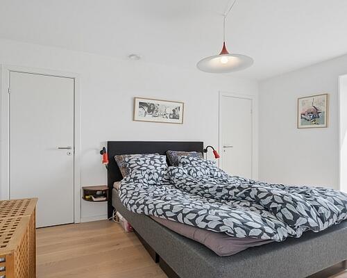 København S – Ørestaden - Lækker, velindrettet lejlighed med 2 altaner og skøn, fri udsigt - attraktivt beliggende nær shopping centeret Fields, Ørestad station og Kalvebod Fælled - kort afstand til City